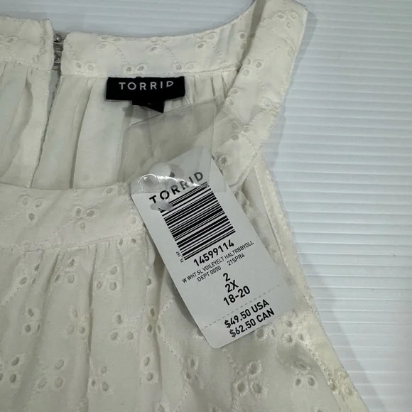 Torrid NWT 1 Sleeveless Blouse White Eyelet Lace Tiered Ruffle Keyhole Back Sz 2 - Picture 7 of 10
